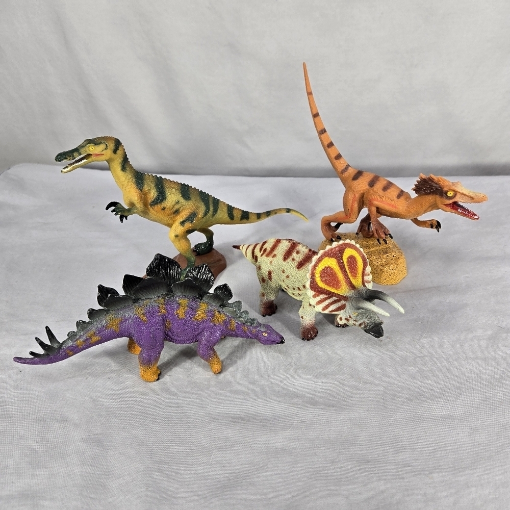 GEOWORLD  DINOSAUR FIGURES Lot Of 4 Baryonyx Triceratops Velociraptor Stegosaur
